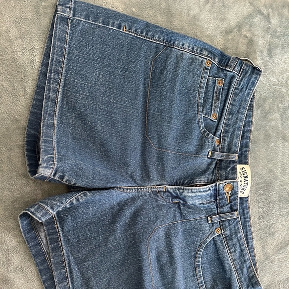 Levi’s Jean Shorts - perfect condition - Picture 5 of 6